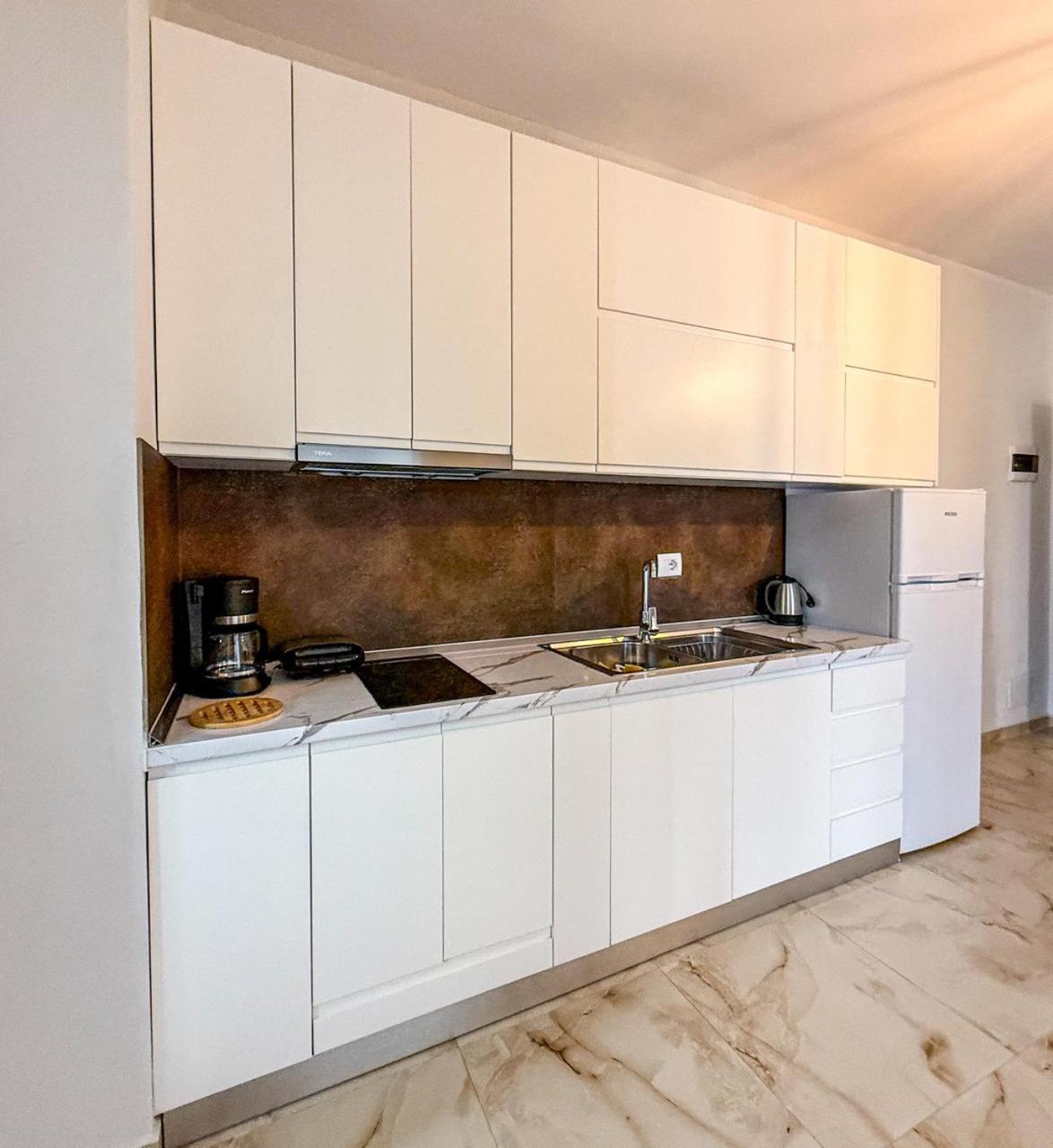 Odore Di Mare Apartments Sarande Exterior photo