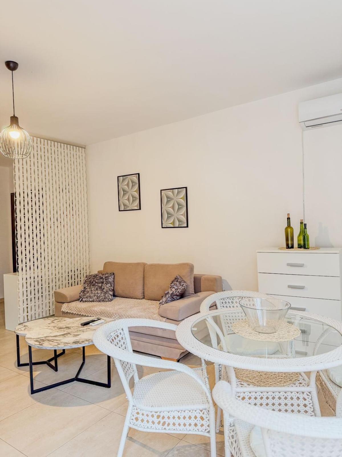 Odore Di Mare Apartments Sarande Exterior photo